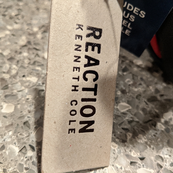 Kenneth Cole Reaction Travel/Make-up case set - Picture 4 of 6